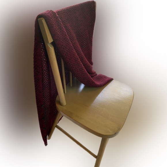 Bench 7-way knit wrap shrug poncho shawl scarlet red yoga scarf w/ black buttons - Picture 6 of 9